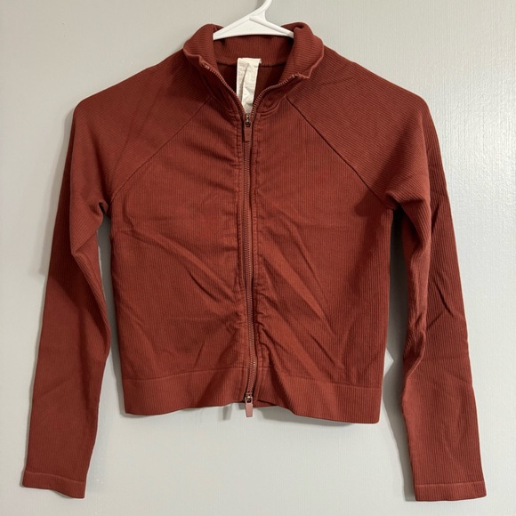 Fabletics Tops - Fabletics Activewear Workout Top Size Small